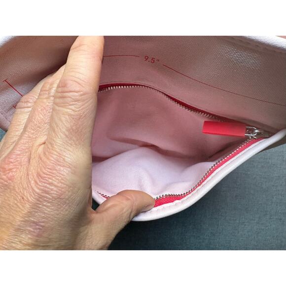 Glossier Pink Logo Makeup Beauty Clutch Bag 9 x 7 x 3 case - Picture 3 of 10